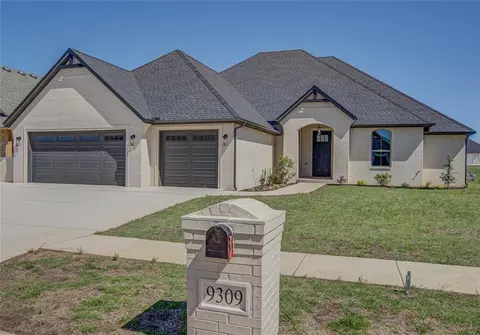 9309 NW 84th St, Yukon, OK 73099