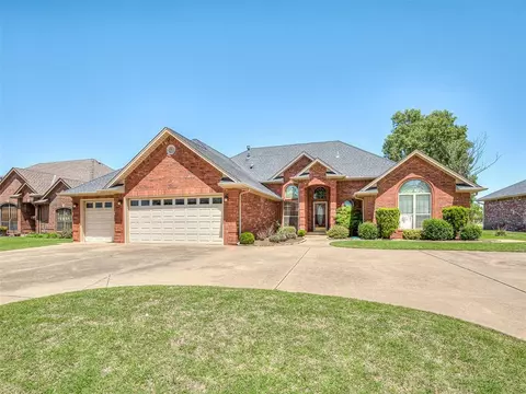 11721 Hackney Ln, Yukon, OK 73099