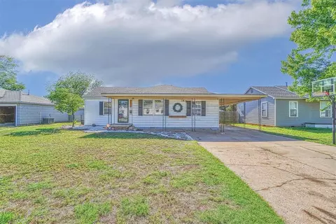 1727 Crain Dr, Altus, OK 73521