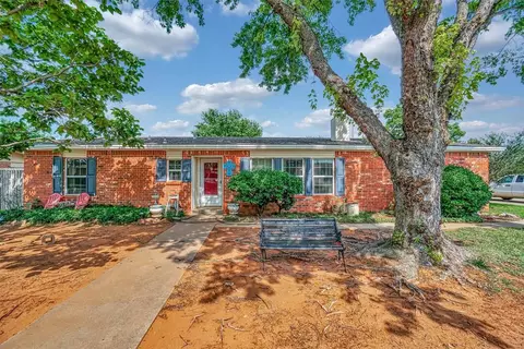 2008 W 7th St Pl, Elk City, OK 73644