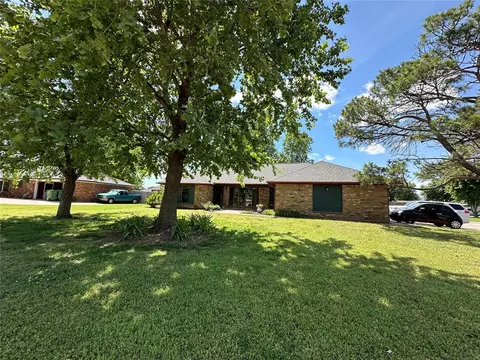 4824 Elk Run, Yukon, OK 73099