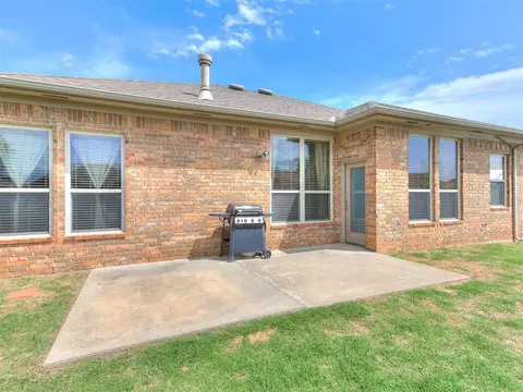 701 Hedgewood Dr, Moore, OK 73160 photo 32