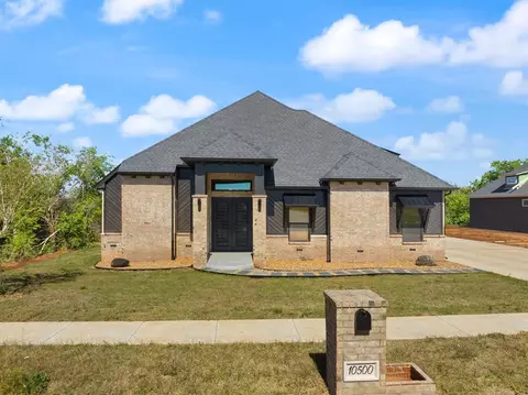 10500 Blue Creek Dr, Yukon, OK 73099