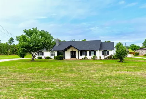1207 N 9th St, Perry, OK 73077