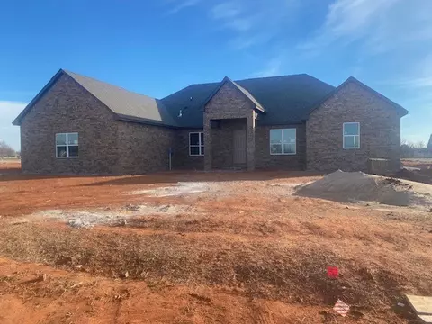 13147 Mannington Rd, Edmond, OK 73025