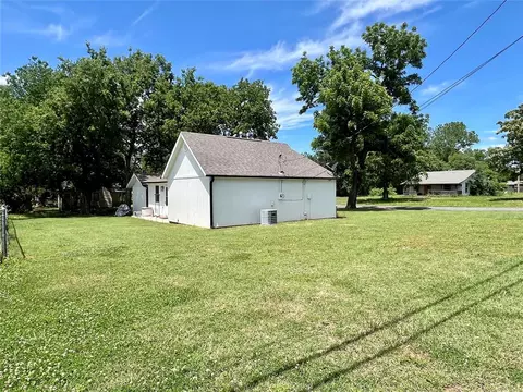 526 E 4th St, Stroud, OK 74079 photo 23