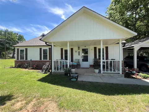 526 E 4th St, Stroud, OK 74079 photo 4