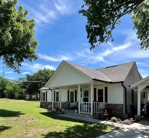 526 E 4th St, Stroud, OK 74079 photo 3
