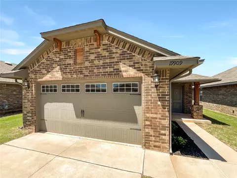 19909 Forsythe Dr, Edmond, OK 73012