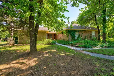 4712 Willow Cir, Edmond, OK 73013