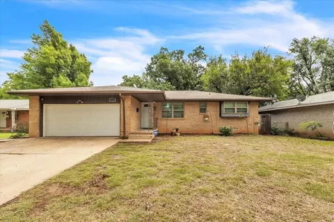 2116 Connie Dr, Del City, OK 73115