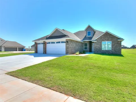 1232 Deer Ridge Blvd, Tuttle, OK 73089