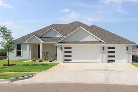 413 Village Lake Dr, Norman, OK 73069