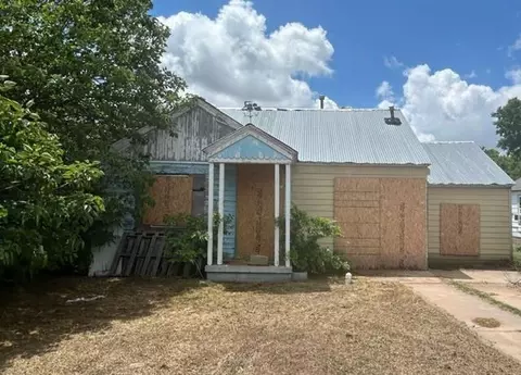 612 SW Garfield Ave, Lawton, OK 73501
