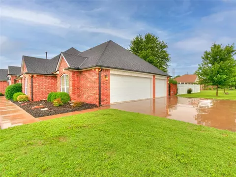 709 E Johnson St, Lexington, OK 73051 photo 2