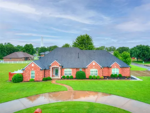709 E Johnson St, Lexington, OK 73051