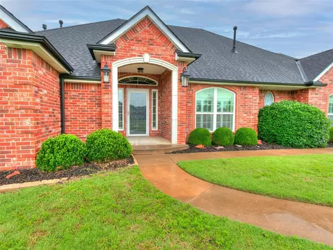 709 E Johnson St, Lexington, OK 73051 photo 3
