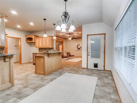 709 E Johnson St, Lexington, OK 73051 photo 8