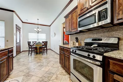 3921 Normandy Rd, Edmond, OK 73013 photo 9