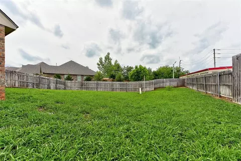3921 Normandy Rd, Edmond, OK 73013 photo 26