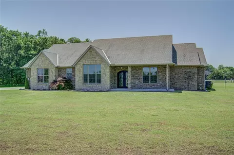 1576 Hartshorne Rd, Goldsby, OK 73093