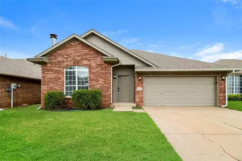 313 W 7th St, Edmond, OK 73003