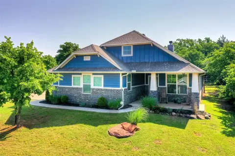 8920 Overlook Dr, Guthrie, OK 73044