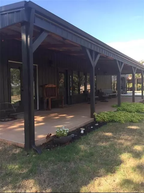 1110 Eastway Dr, Guthrie, OK 73044