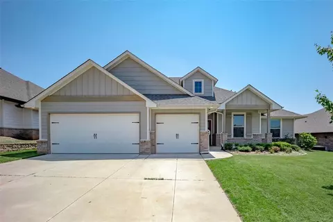 8008 Mimosa Dr, Edmond, OK 73034