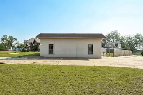 1102 E Oklahoma Ave, Guthrie, OK 73044 photo 2