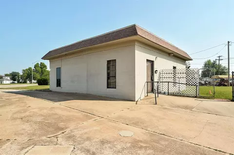 1102 E Oklahoma Ave, Guthrie, OK 73044