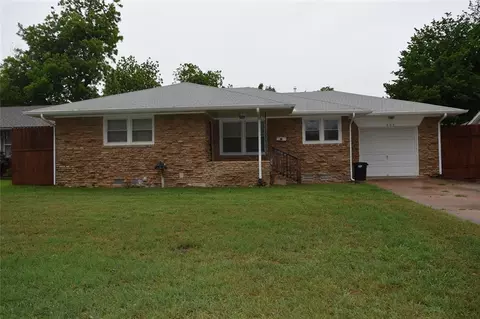 809 E Towry Dr, Midwest City, OK 73110
