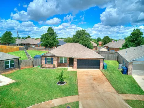 10725 SW 22nd St, Yukon, OK 73099
