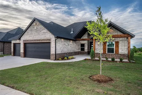 11613 NW 104 Th St, Yukon, OK 73099