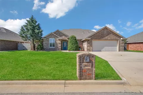 917 Stephanie Ln, Altus, OK 73521