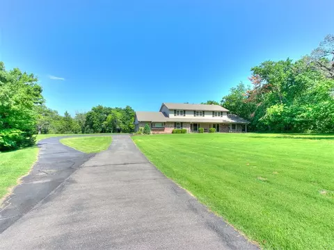 2516 Bobwhite Trl, Edmond, OK 73025