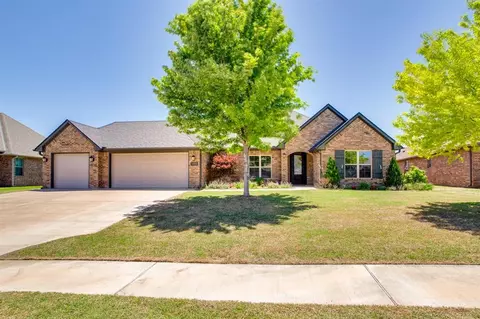 4921 Deerfield Ave, Enid, OK 73703