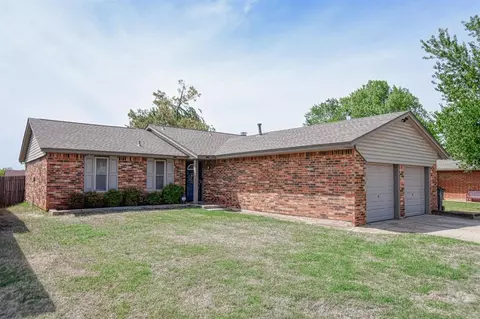 5117 Oak Valley Rd, Oklahoma City, OK 73135