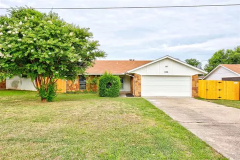 809 Delia St, Midwest City, OK 73110