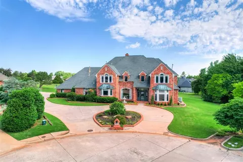 5817 Dundee Ct, Edmond, OK 73025