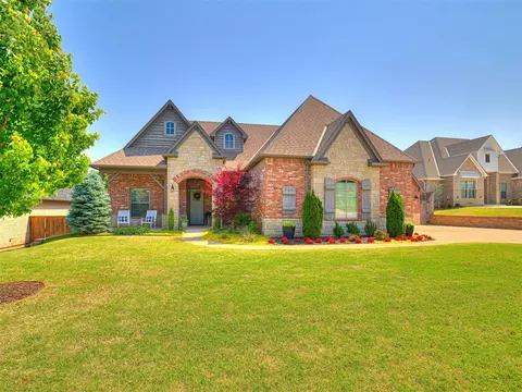 8208 Ridge Creek Rd, Edmond, OK 73034
