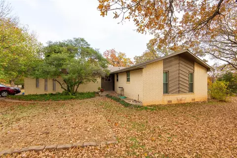 529 Primrose Ln, Guthrie, OK 73044