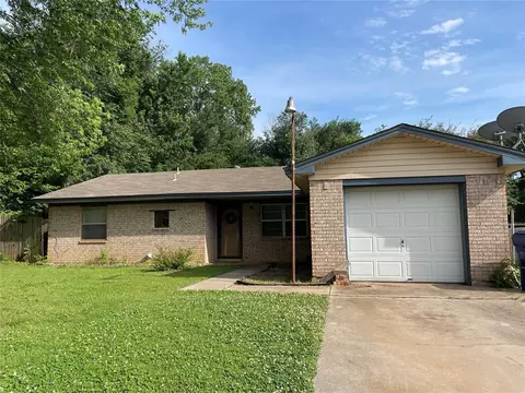 502 Willis St, Noble, OK 73068
