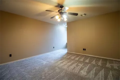 5922 E Silver City Rdg, Tuttle, OK 73089 photo 42