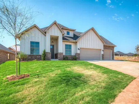 11612 NW 105th St, Yukon, OK 73099
