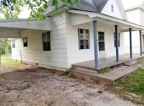 228 N Kickapoo Ave, Shawnee, OK 74801 photo 2
