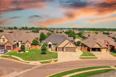 512 Old Home Pl, Yukon, OK 73099