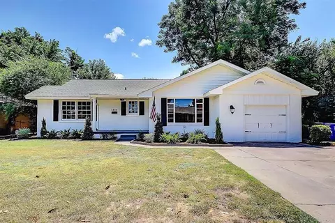 1212 Ann Arbor Dr, Norman, OK 73069
