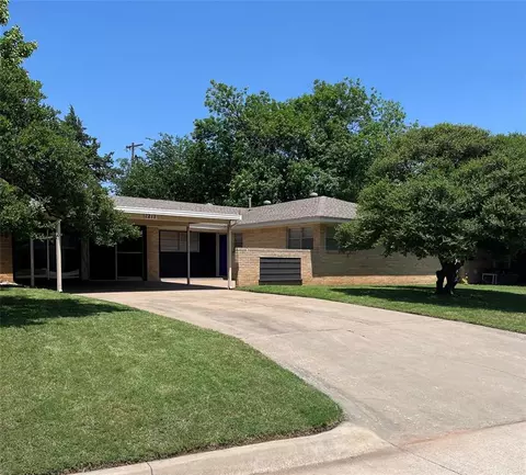 1217 Avondale Dr, Norman, OK 73069