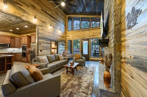 529 Split Log Trl, Broken Bow, OK 74728 photo 11